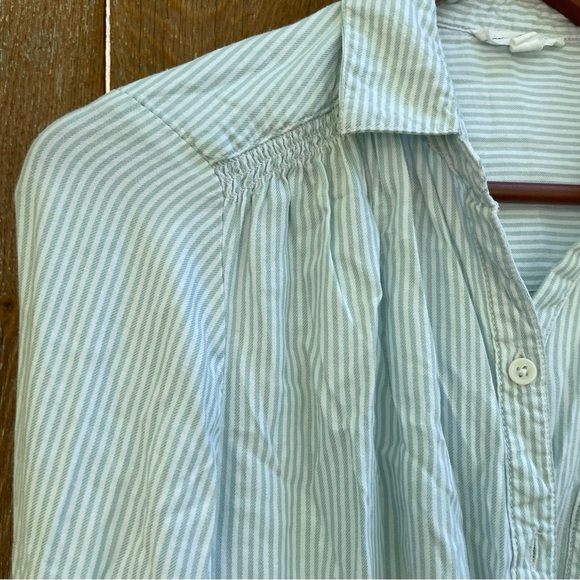 Beachlunchlounge Women’s Blue White Stripe Smocked Button Down Shirt Small - Picture 2 of 13